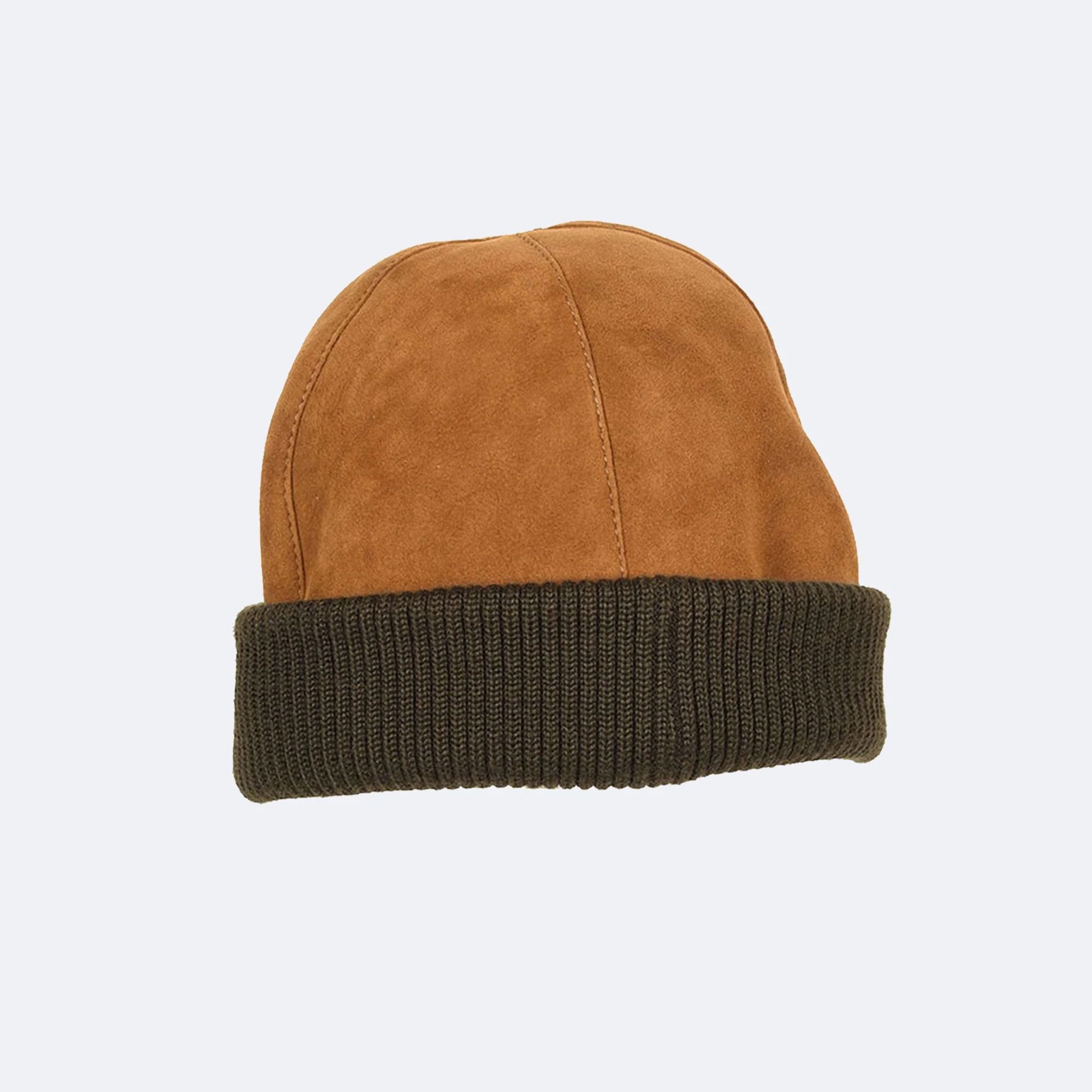 Why Shoppers Love Buying Winter Accessories During Off Season Sales